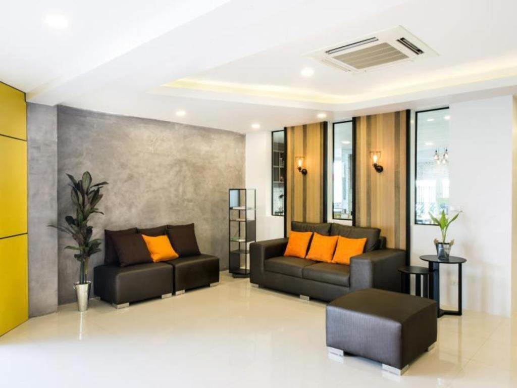 The Circle Hotel Buriram Bagian luar foto