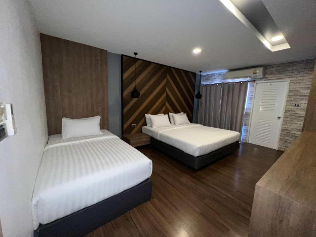 The Circle Hotel Buriram Bagian luar foto