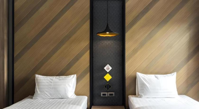 The Circle Hotel Buriram Bagian luar foto