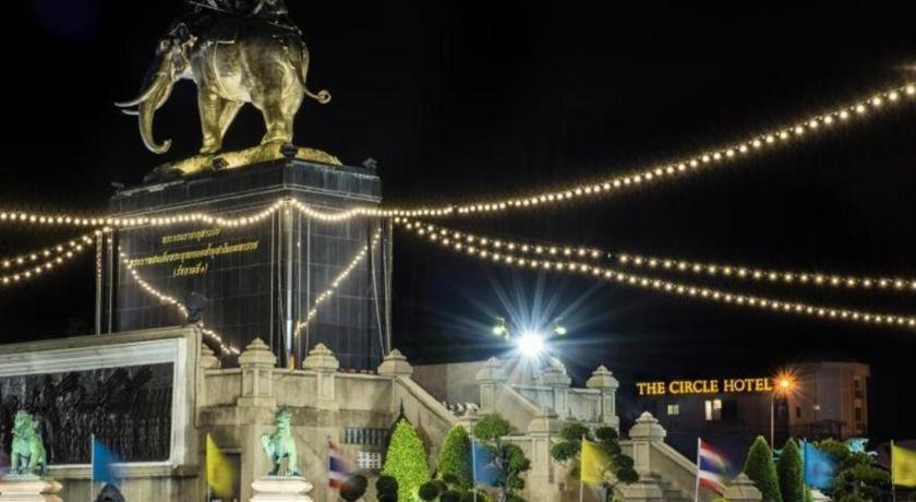 The Circle Hotel Buriram Bagian luar foto