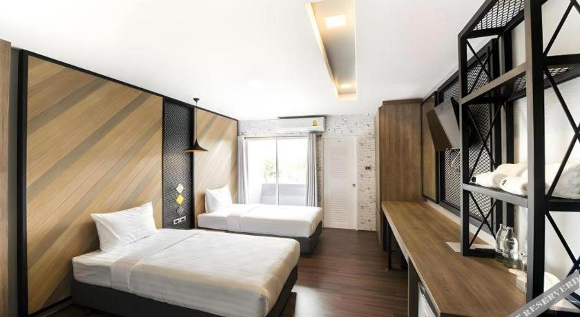 The Circle Hotel Buriram Bagian luar foto